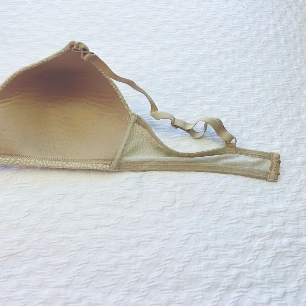 BUY 1 GET ONE FREE Warners 34d wire free comfortable every day bra tan and white